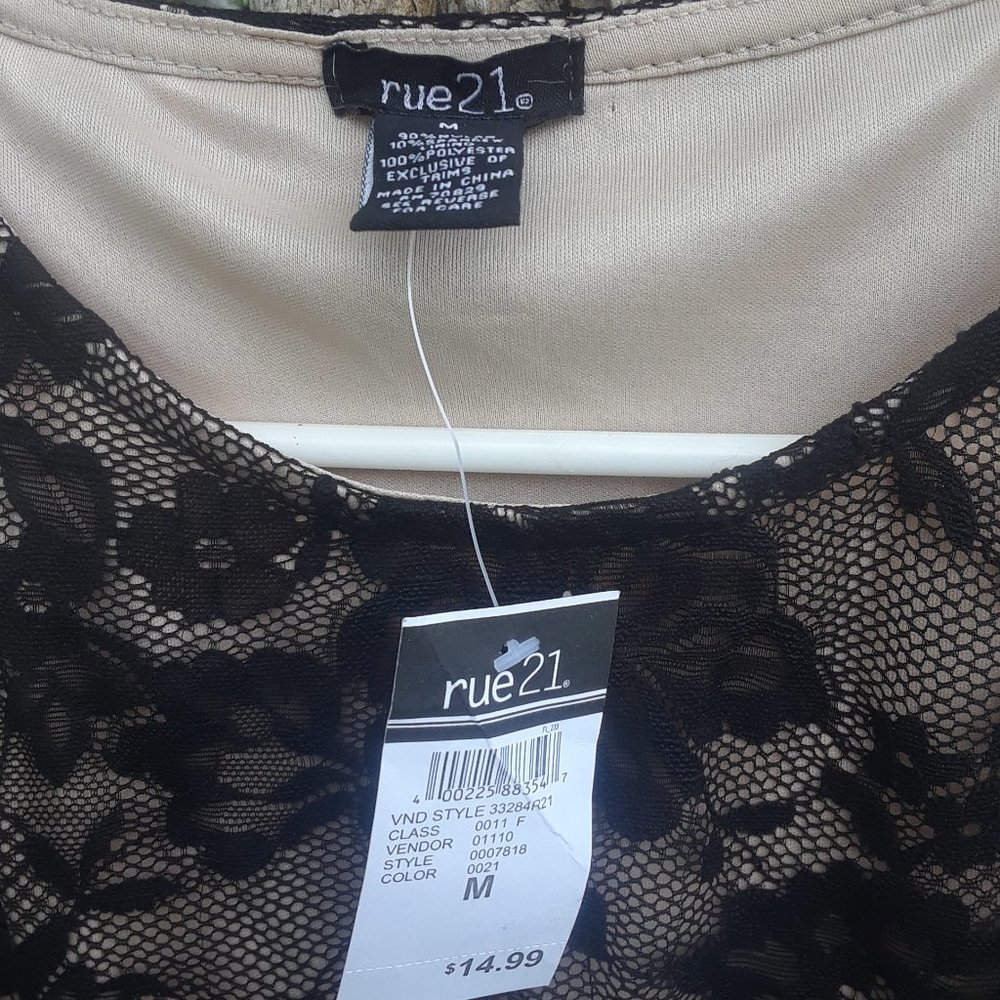 NWT Rue21 lace layered top - Picture 3 of 3